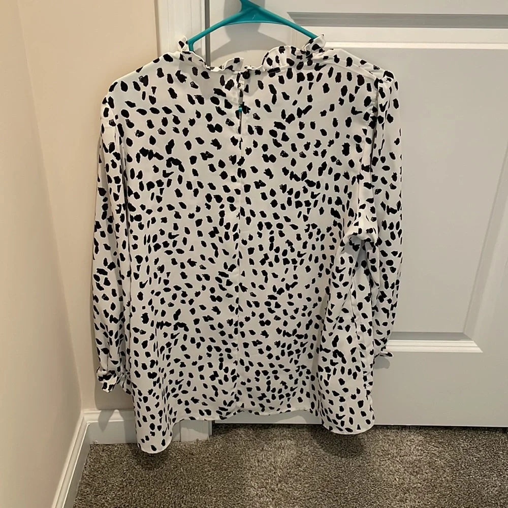 Avanova Women's Leopard Printed Ruffle Hem Long Sleeve Mock Neck Blouses Top - Picture 4 of 12